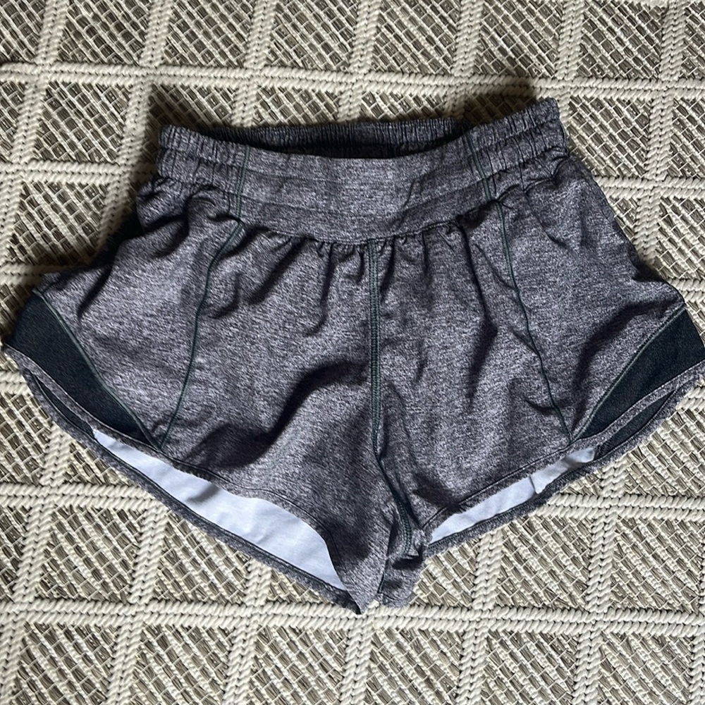 Lulu Lemon Hotty Hot - Size 4
